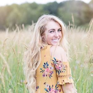 Meet your Posher, Hallie